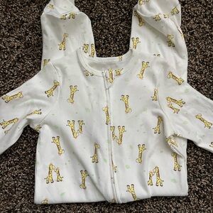 Little Me NWT Giraffe Print 2 Way Zipper Baby Footie Sleeper